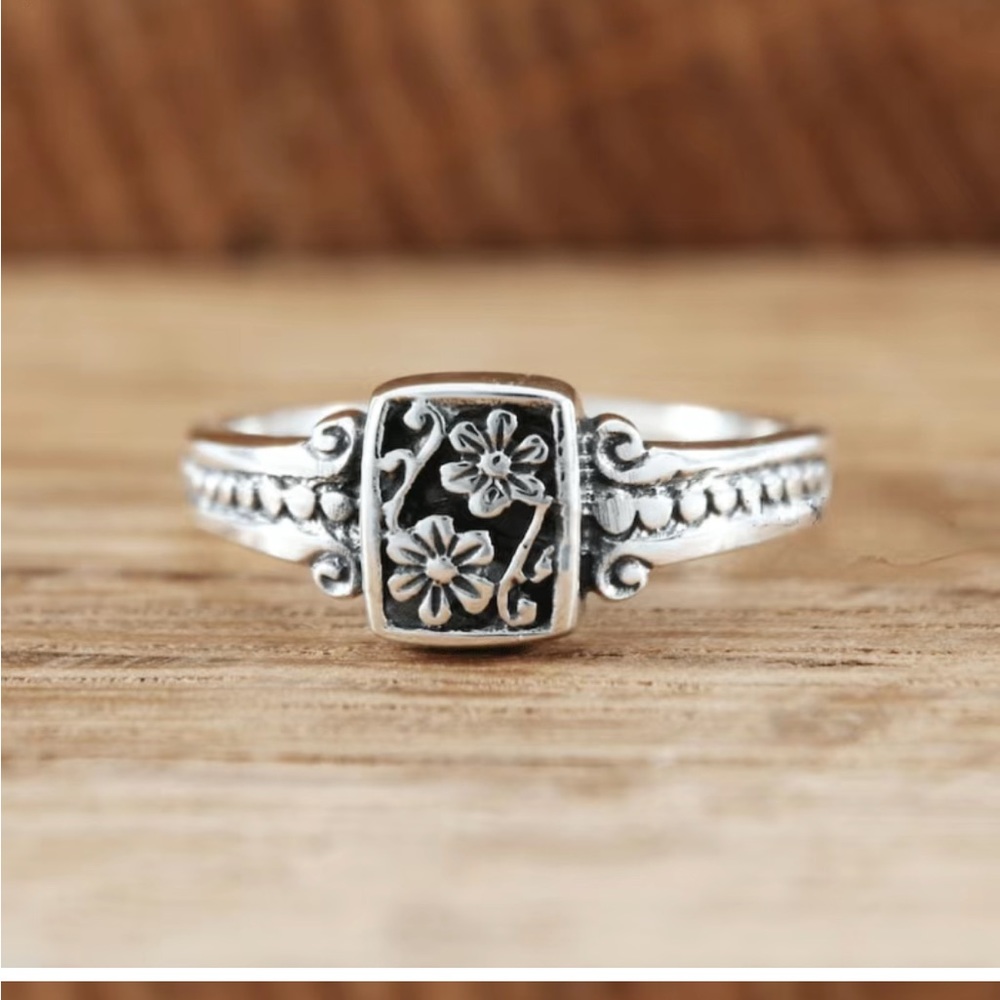 🆕️ Forget Me Not ring - Picture 2 of 7